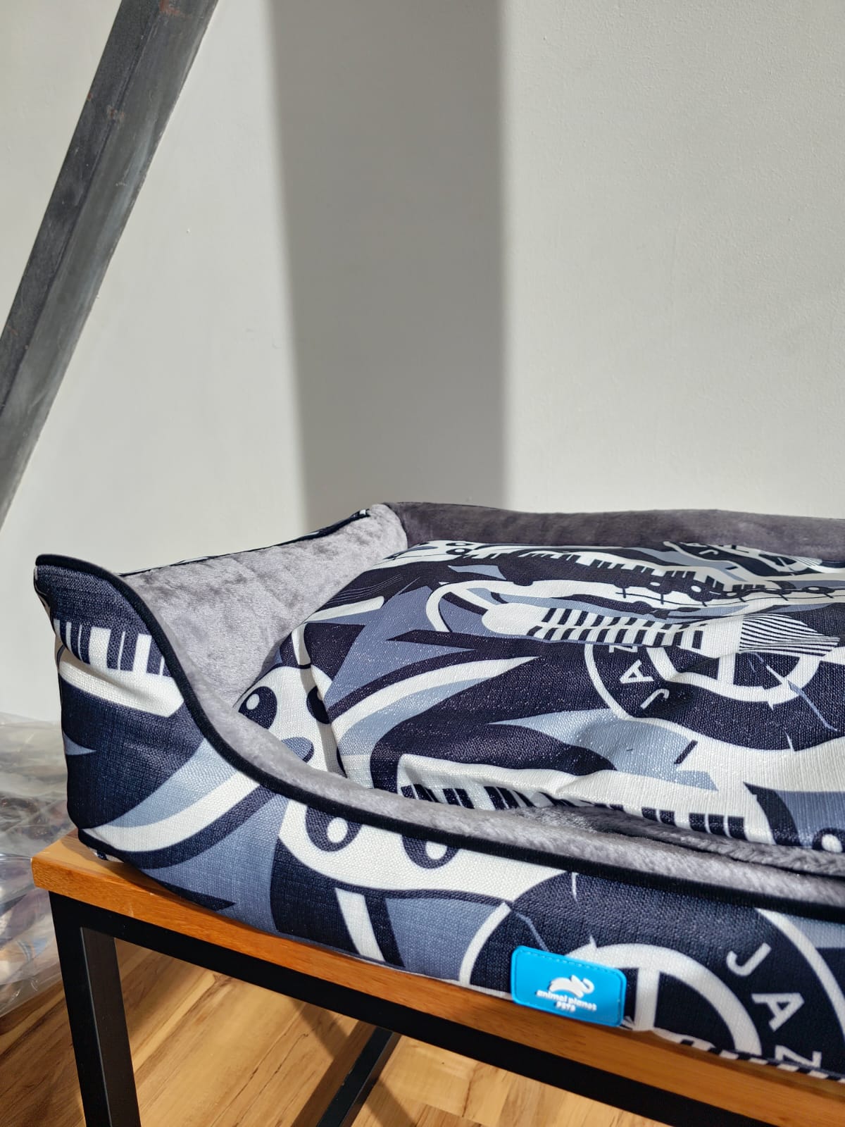 Cama para mascotas L - 70x60x18 cm - Imagen 3